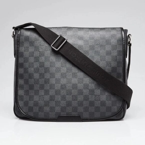 Louis Vuitton Damier Graphite Canvas Daniel MM Messenger Bag - Picture 1 of 11